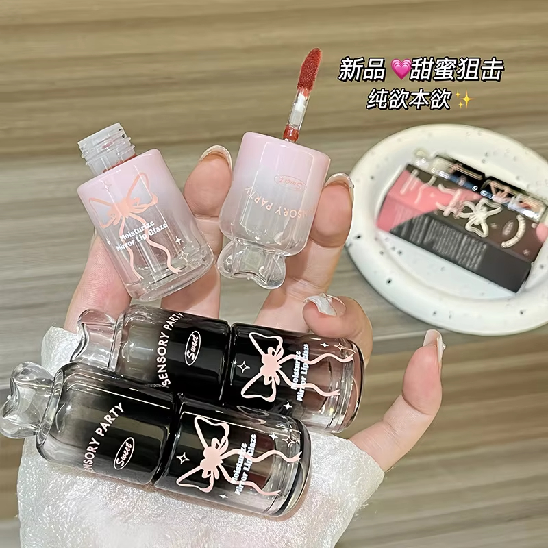 感官派对蝶漾柔蜜镜面唇釉——持久水润，不易沾杯，打造嘟嘟水光唇彩