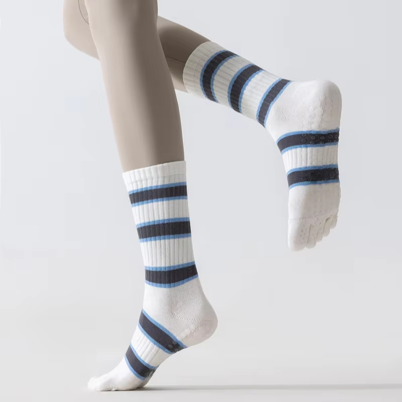 专业瑜伽五指袜女 防滑硅胶中筒运动袜 拼色条纹健身普拉提必备
