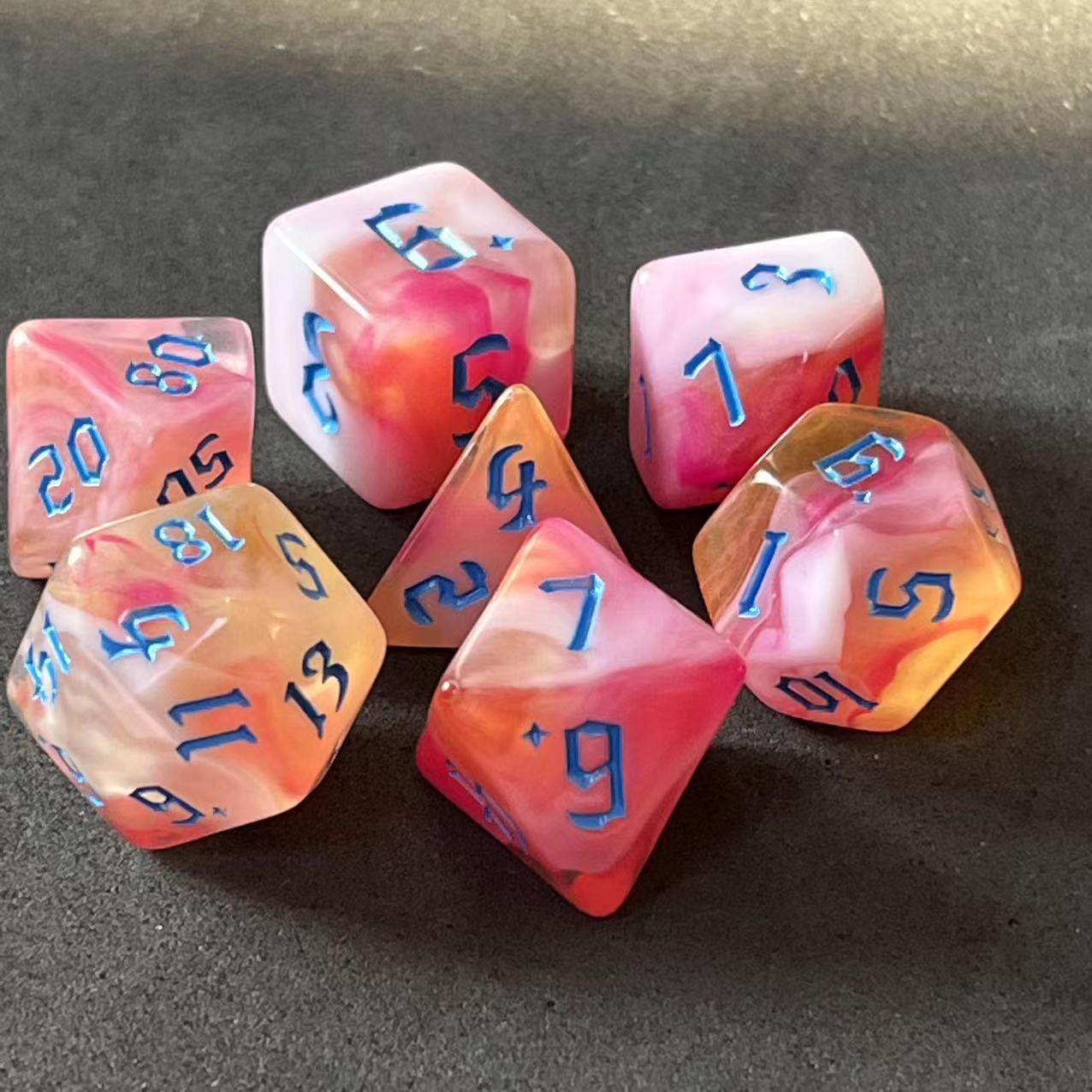 SIEDM 高品质游戏骰子套装 - 多场景适用，提升你的游戏体验！