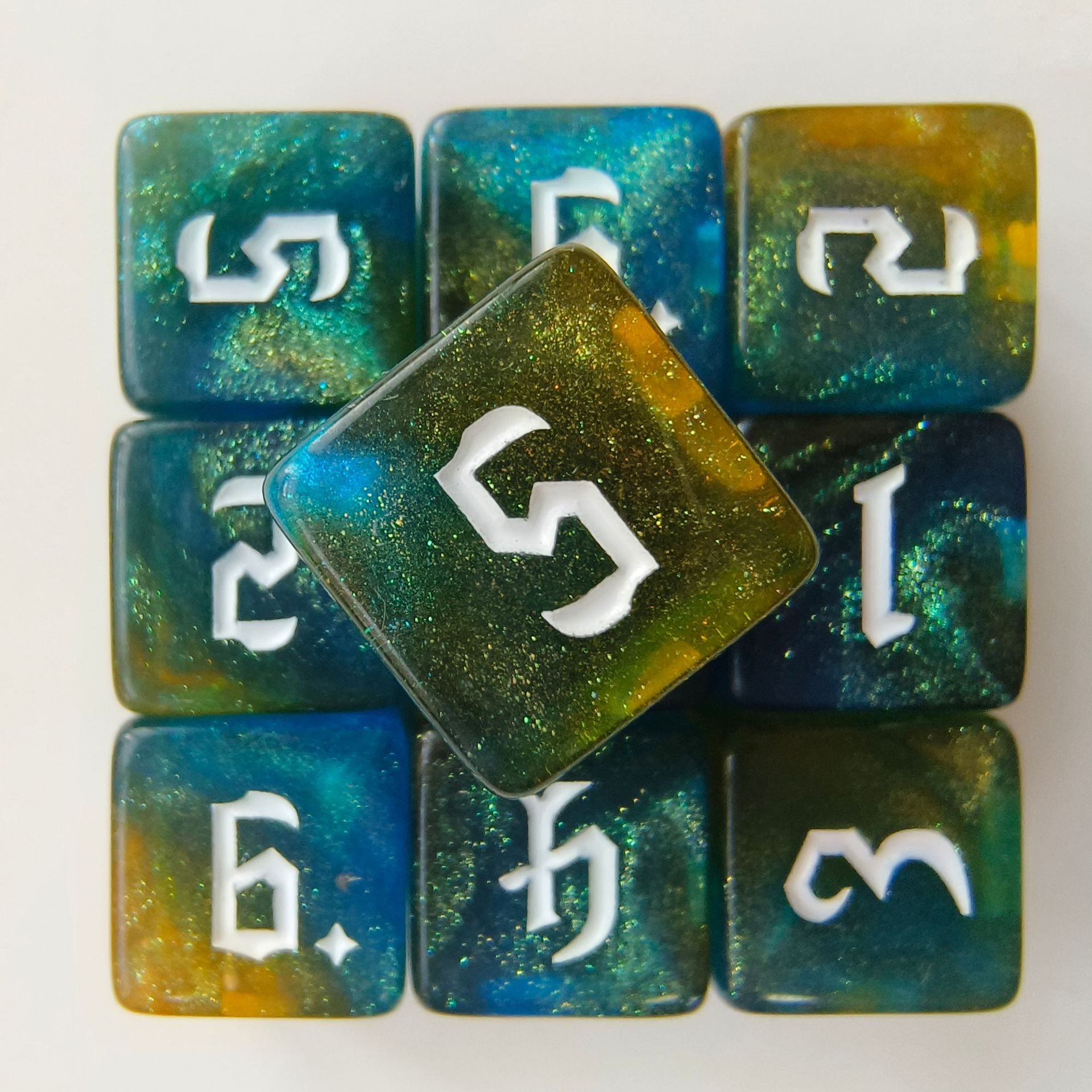 【正版桌游】经典棋盘游戏套装 - 家庭聚会娱乐必备，策略与趣味并存